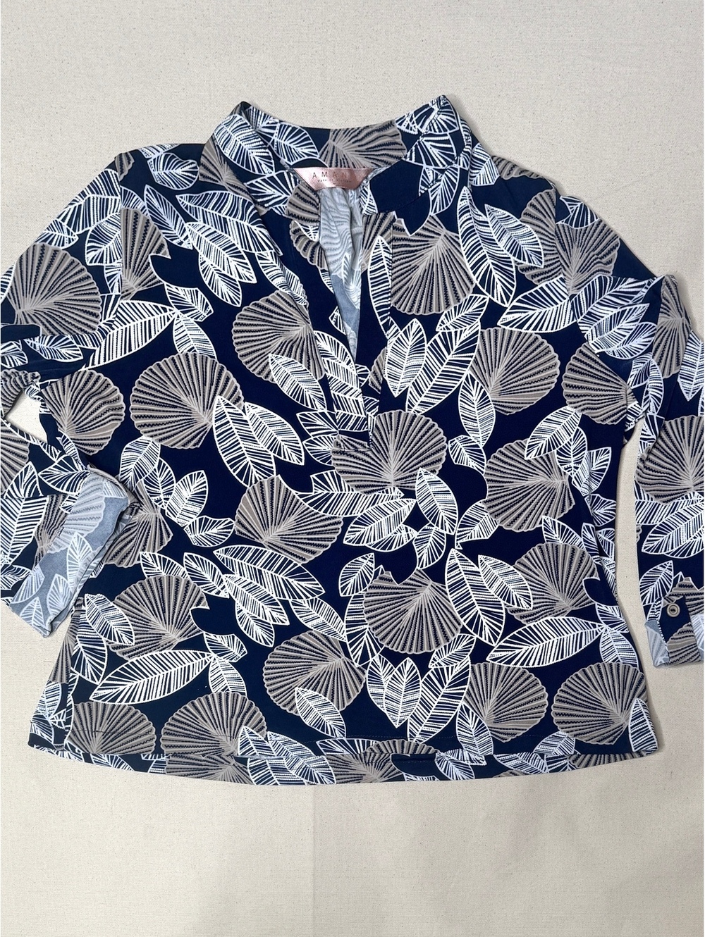 Amana Women’s M Navy Botanical Textured Print 3/4 Sleeve Blouse